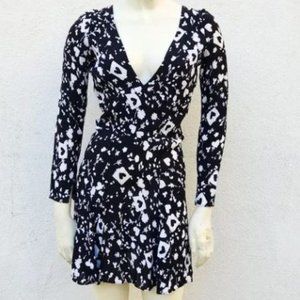 Reformation Black & White Plunge Neckline Printed LS Dress - XS